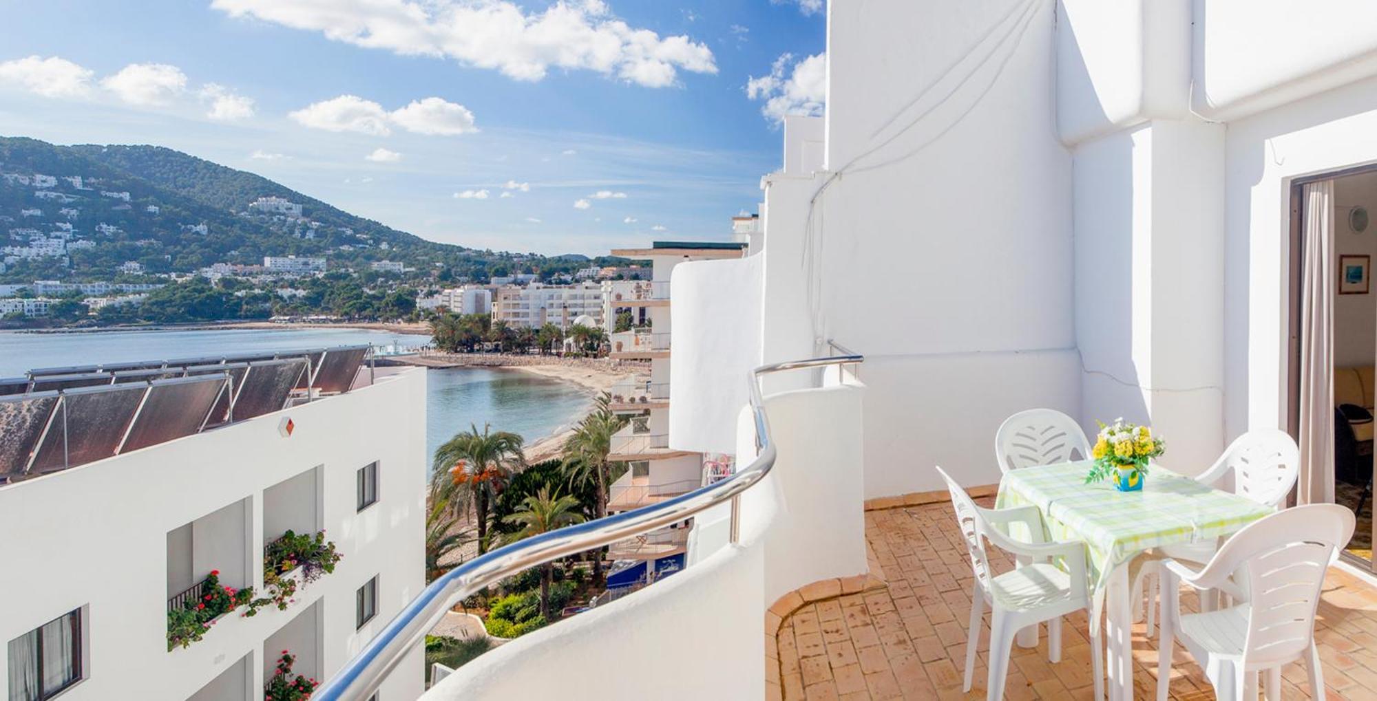 Apartamentos Bon Lloc Santa Eulària des Riu Δωμάτιο φωτογραφία