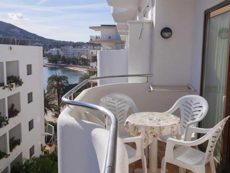 Apartamentos Bon Lloc Santa Eulària des Riu Εξωτερικό φωτογραφία