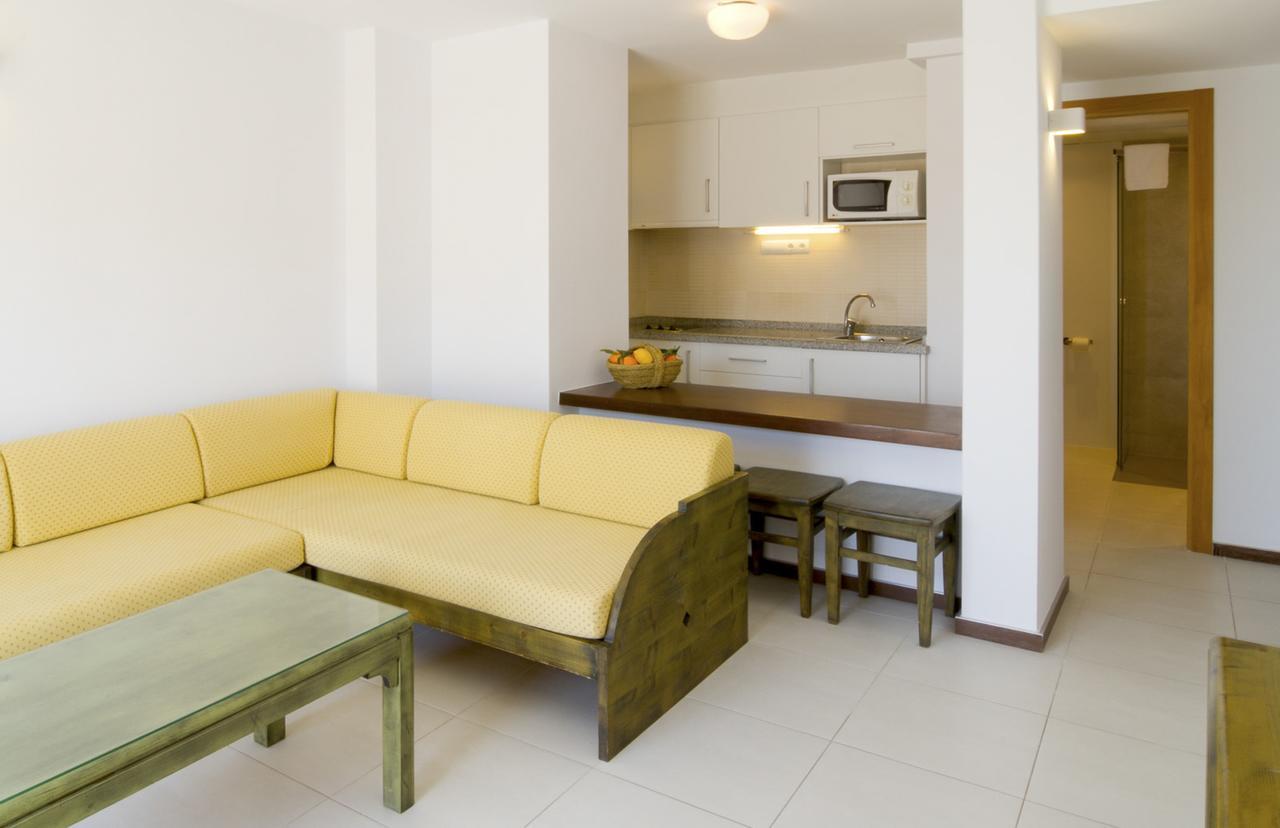 Apartamentos Bon Lloc Santa Eulària des Riu Εξωτερικό φωτογραφία