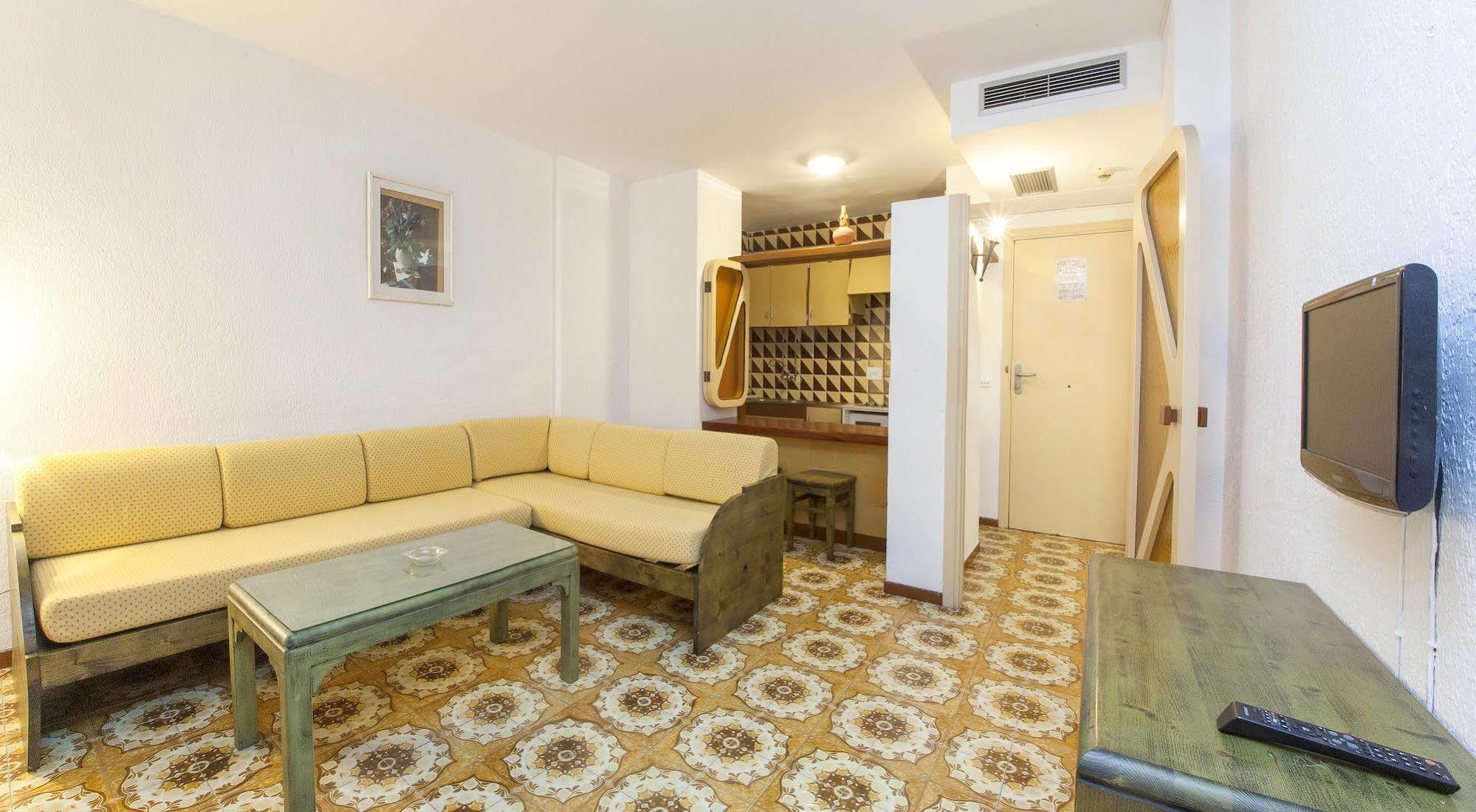Apartamentos Bon Lloc Santa Eulària des Riu Εξωτερικό φωτογραφία