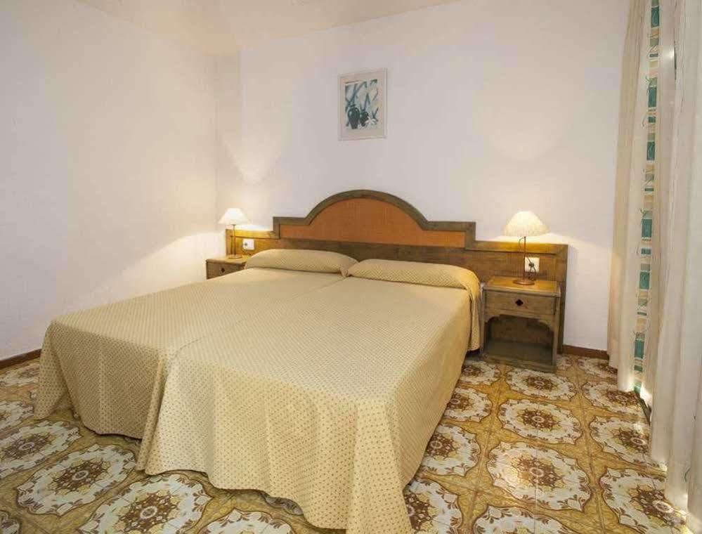 Apartamentos Bon Lloc Santa Eulària des Riu Εξωτερικό φωτογραφία