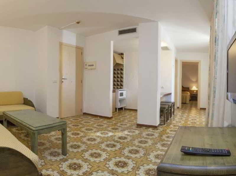 Apartamentos Bon Lloc Santa Eulària des Riu Εξωτερικό φωτογραφία