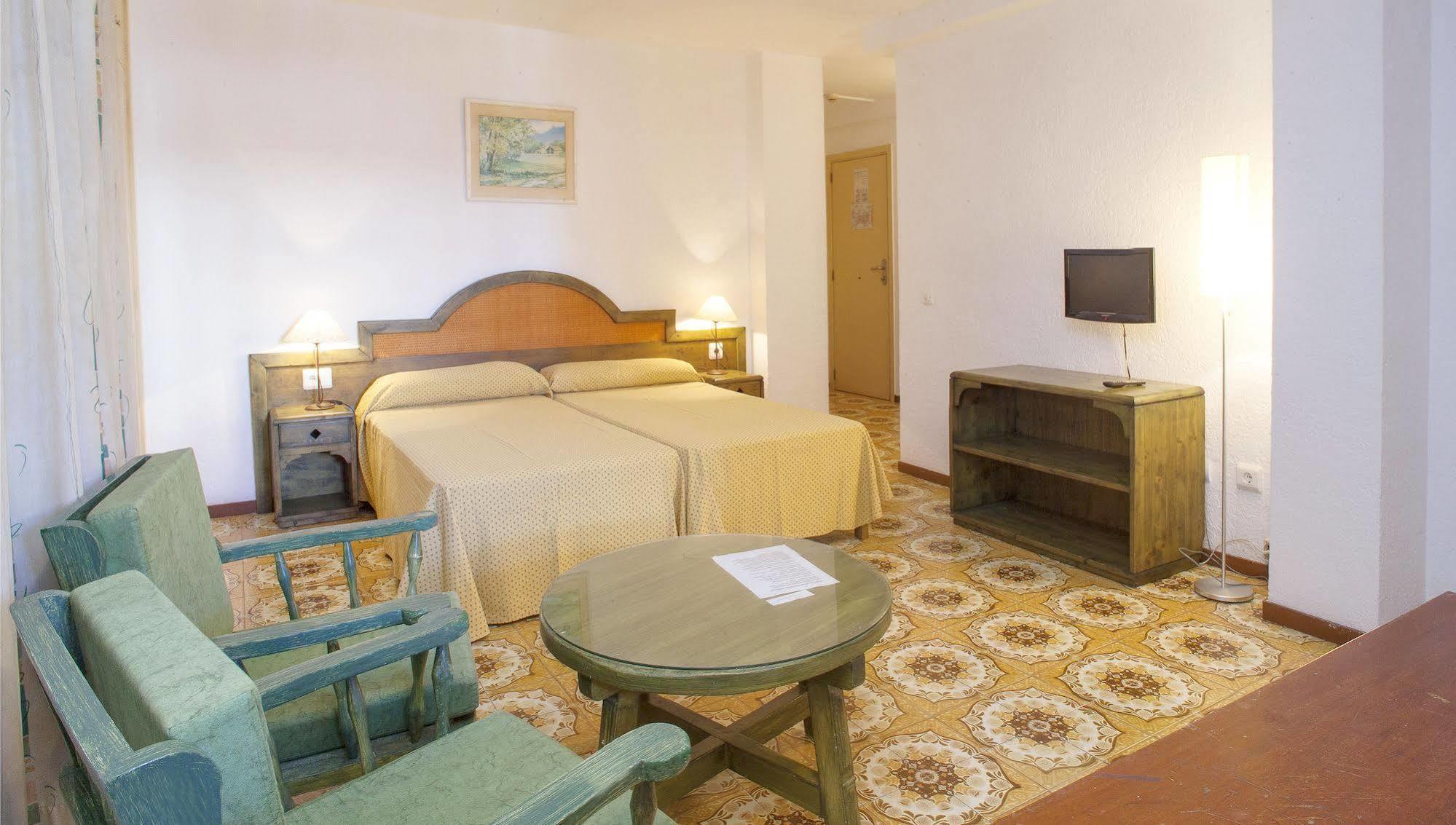 Apartamentos Bon Lloc Santa Eulària des Riu Εξωτερικό φωτογραφία