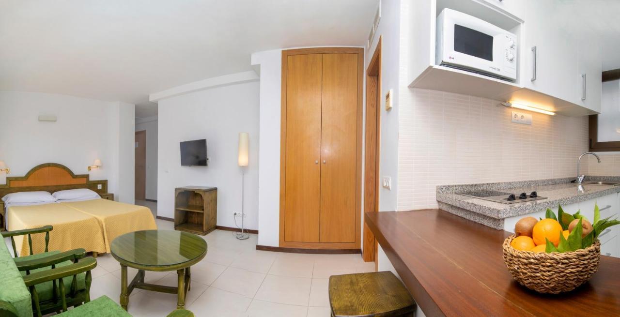 Apartamentos Bon Lloc Santa Eulària des Riu Εξωτερικό φωτογραφία