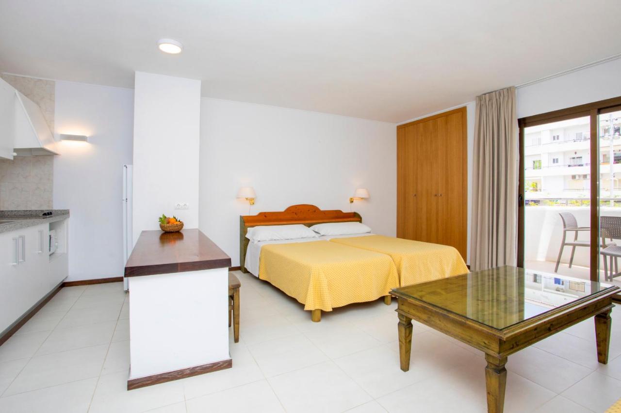 Apartamentos Bon Lloc Santa Eulària des Riu Εξωτερικό φωτογραφία