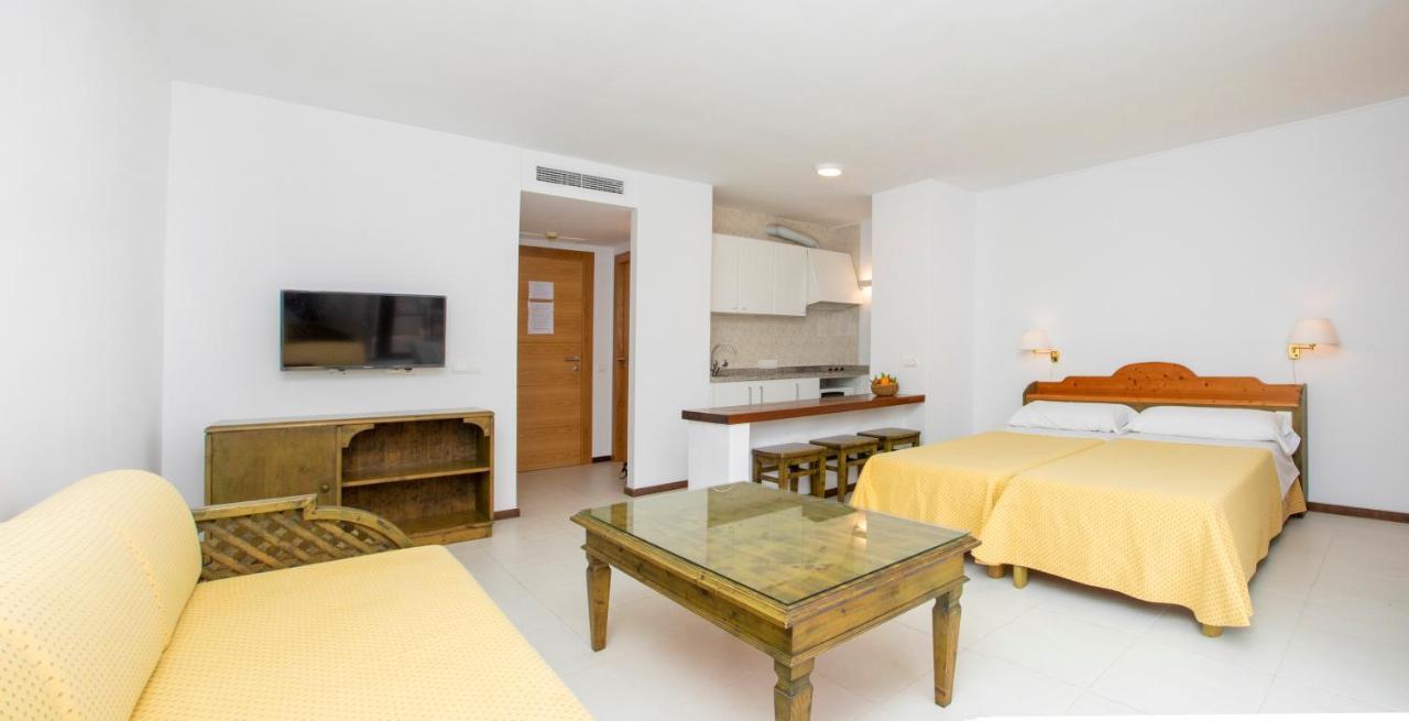Apartamentos Bon Lloc Santa Eulària des Riu Εξωτερικό φωτογραφία